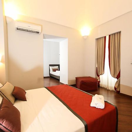 Palazzo Riario Sforza Hotel Napoli Bagian luar foto