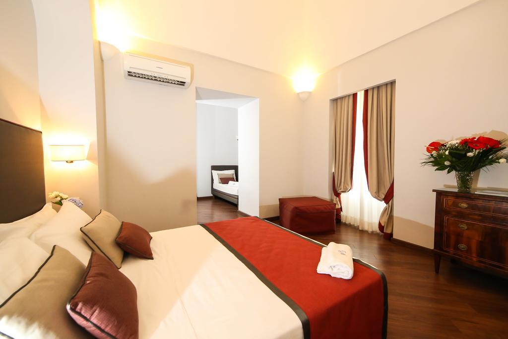 Palazzo Riario Sforza Hotel Napoli Bagian luar foto
