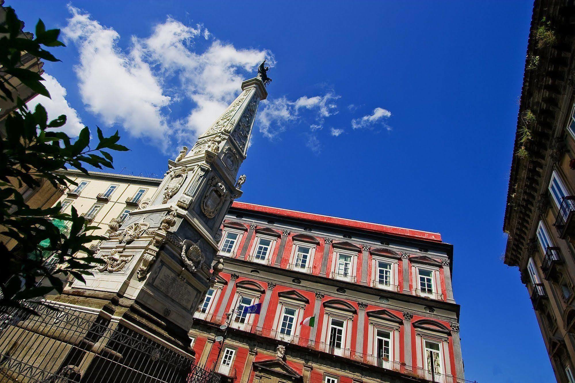 Palazzo Riario Sforza Hotel Napoli Bagian luar foto