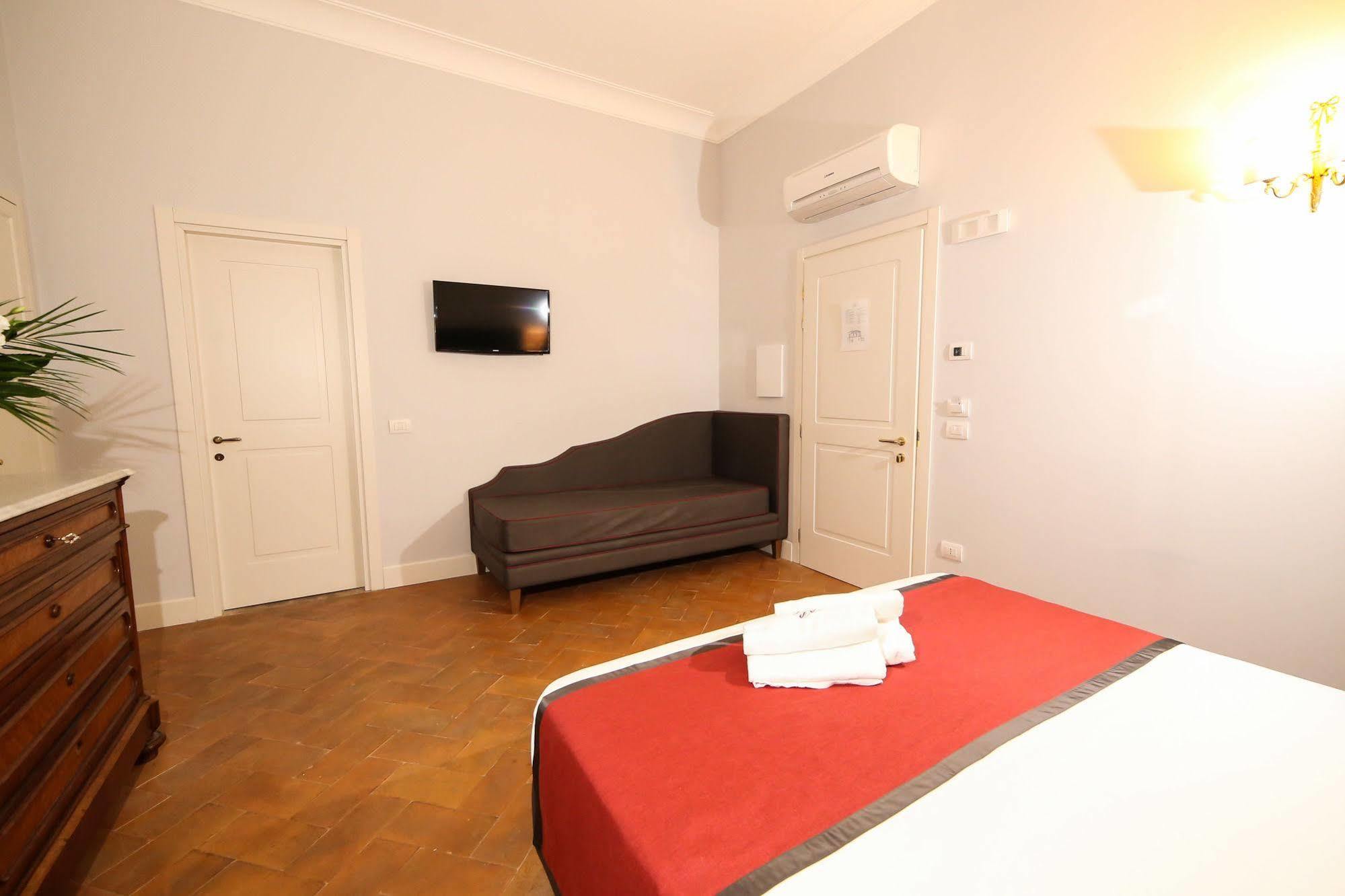 Palazzo Riario Sforza Hotel Napoli Bagian luar foto
