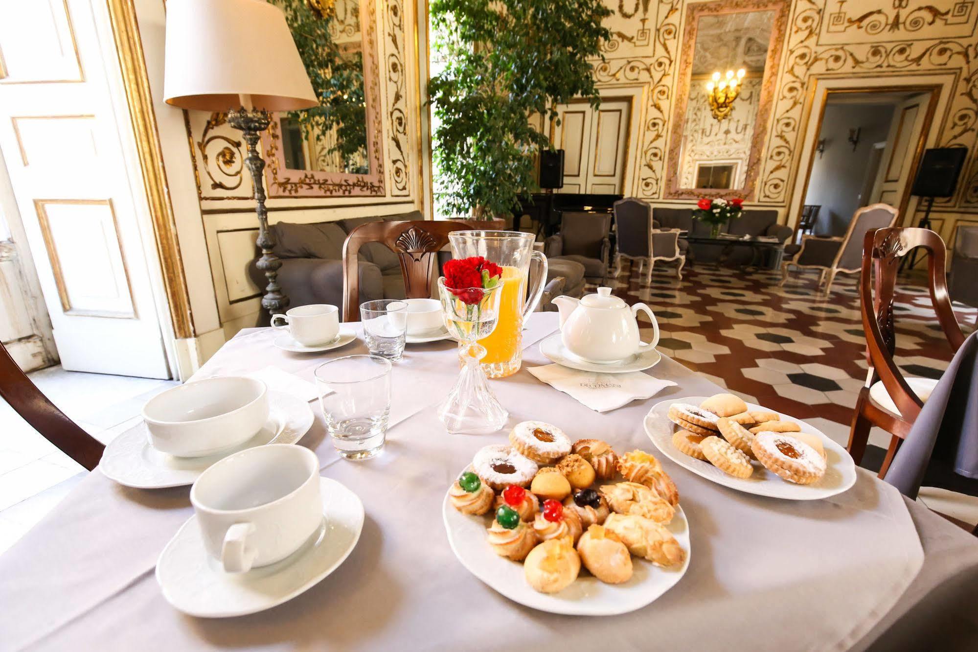 Palazzo Riario Sforza Hotel Napoli Bagian luar foto