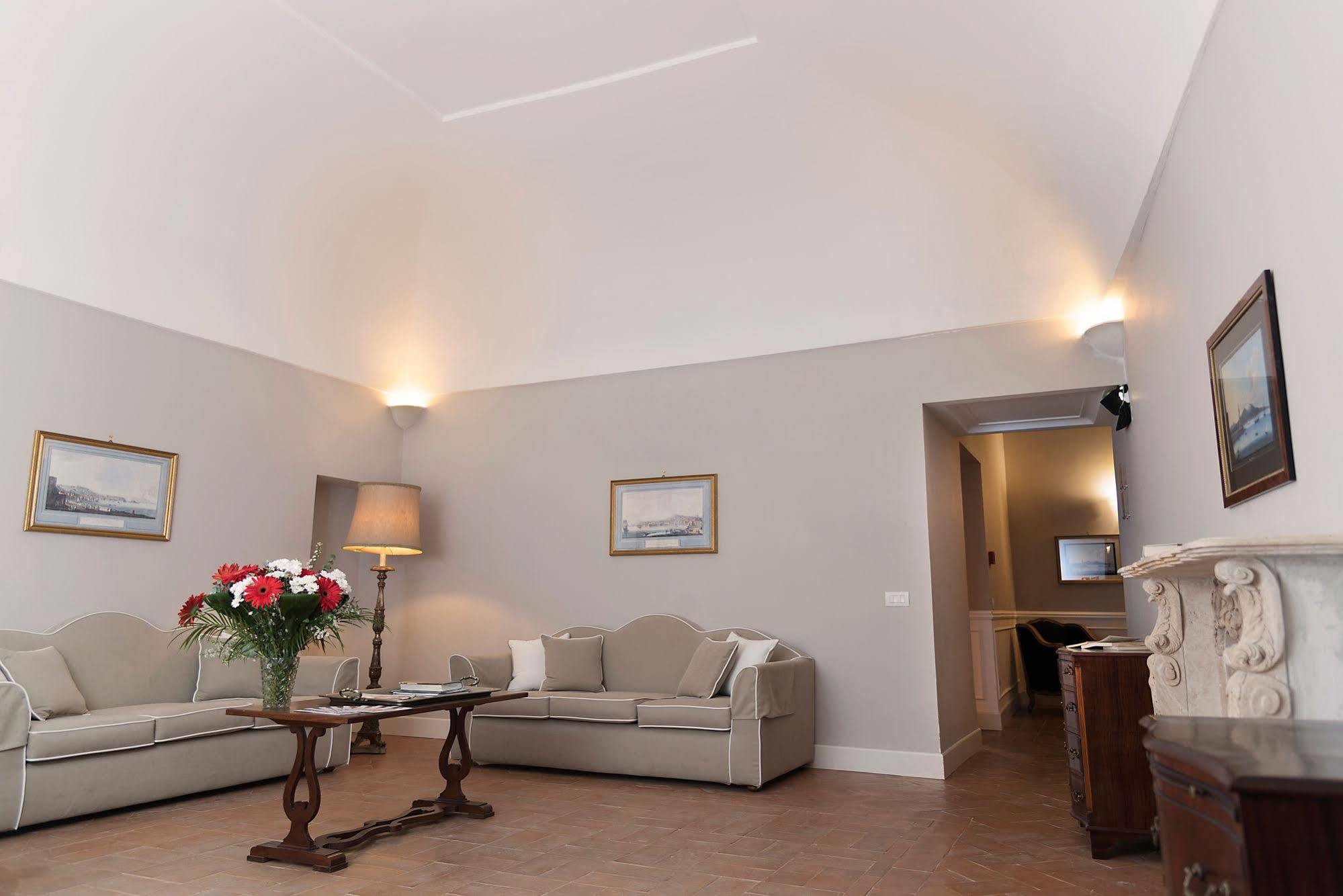 Palazzo Riario Sforza Hotel Napoli Bagian luar foto