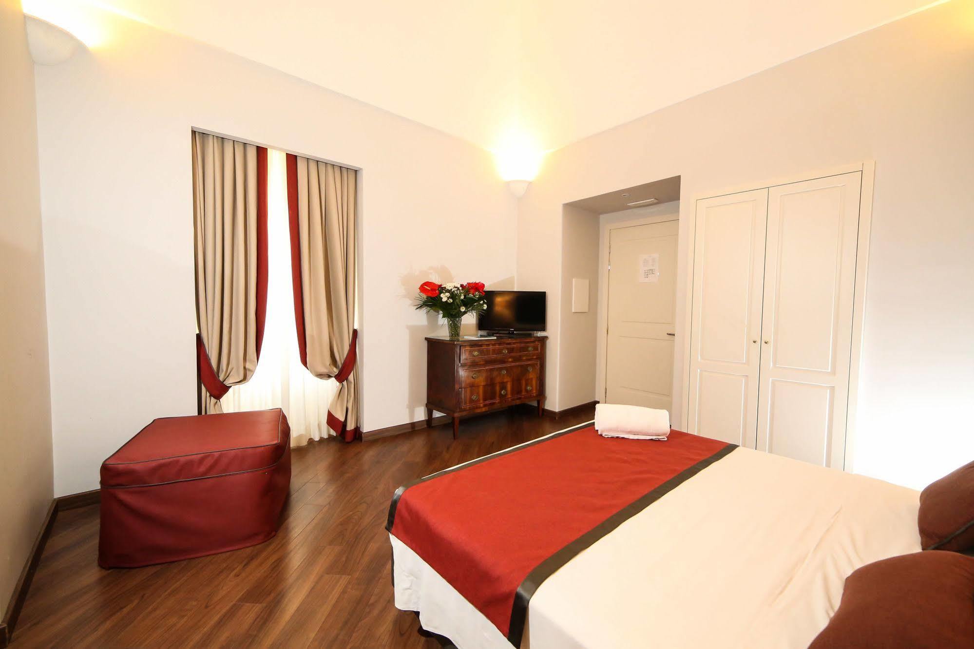 Palazzo Riario Sforza Hotel Napoli Bagian luar foto